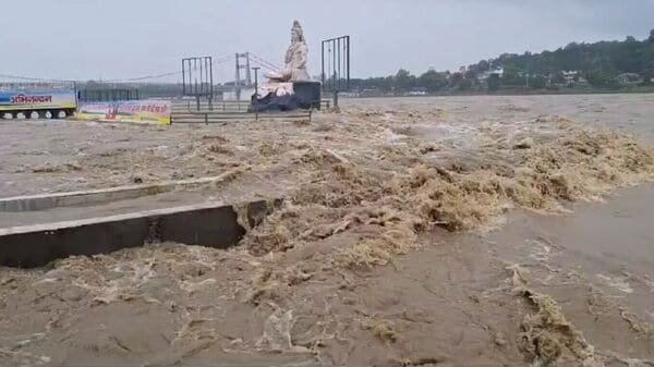 Uttarakhand Rains Cause Landslides on Badrinath Highway; River Ganga Surpasses Warning Mark in Rishikesh