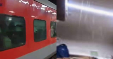 Water Leakage in Train: AC Coach on Jabalpur-Nizamuddin Express Flooded with Rainwater